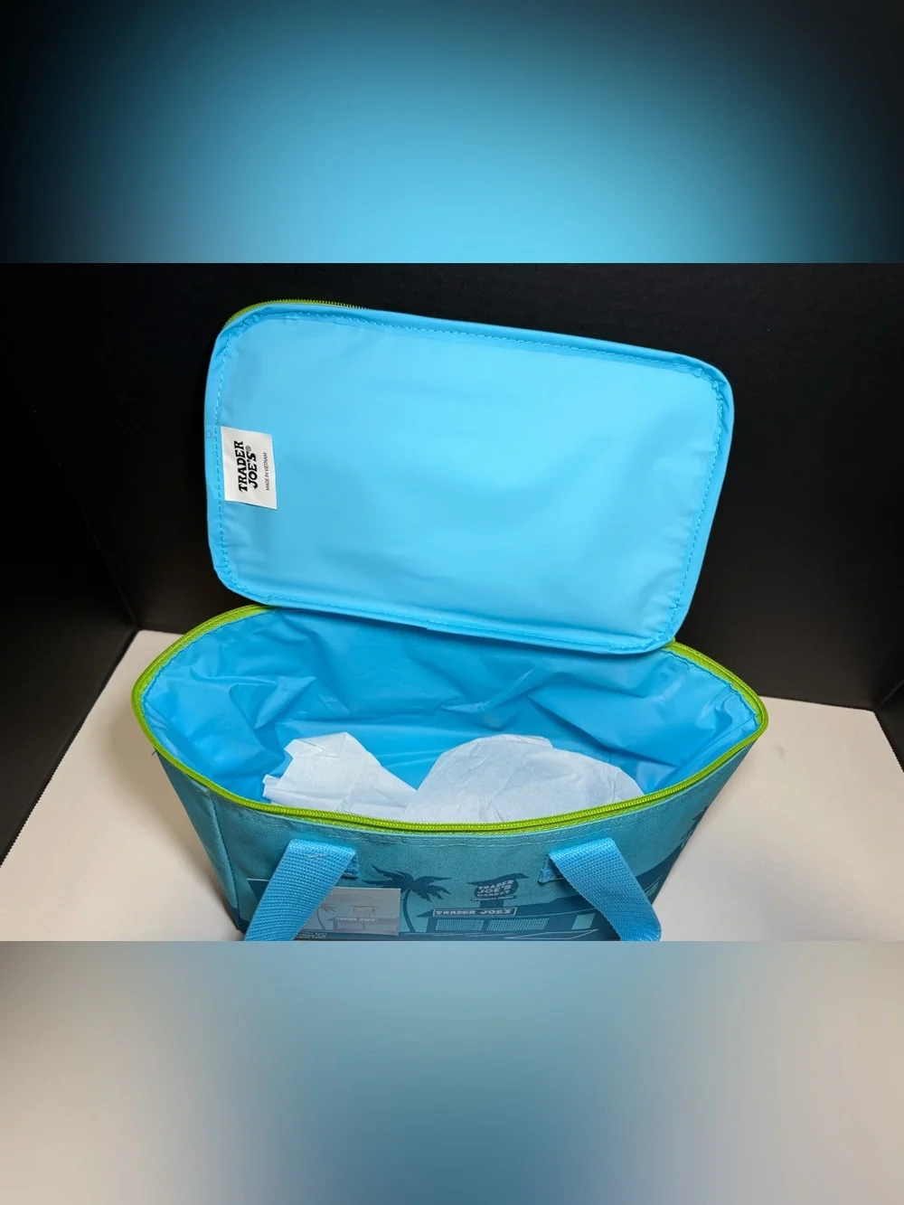 Trader‎ Joe's Aqua Insulated Lunch Bag with Lime Zipper